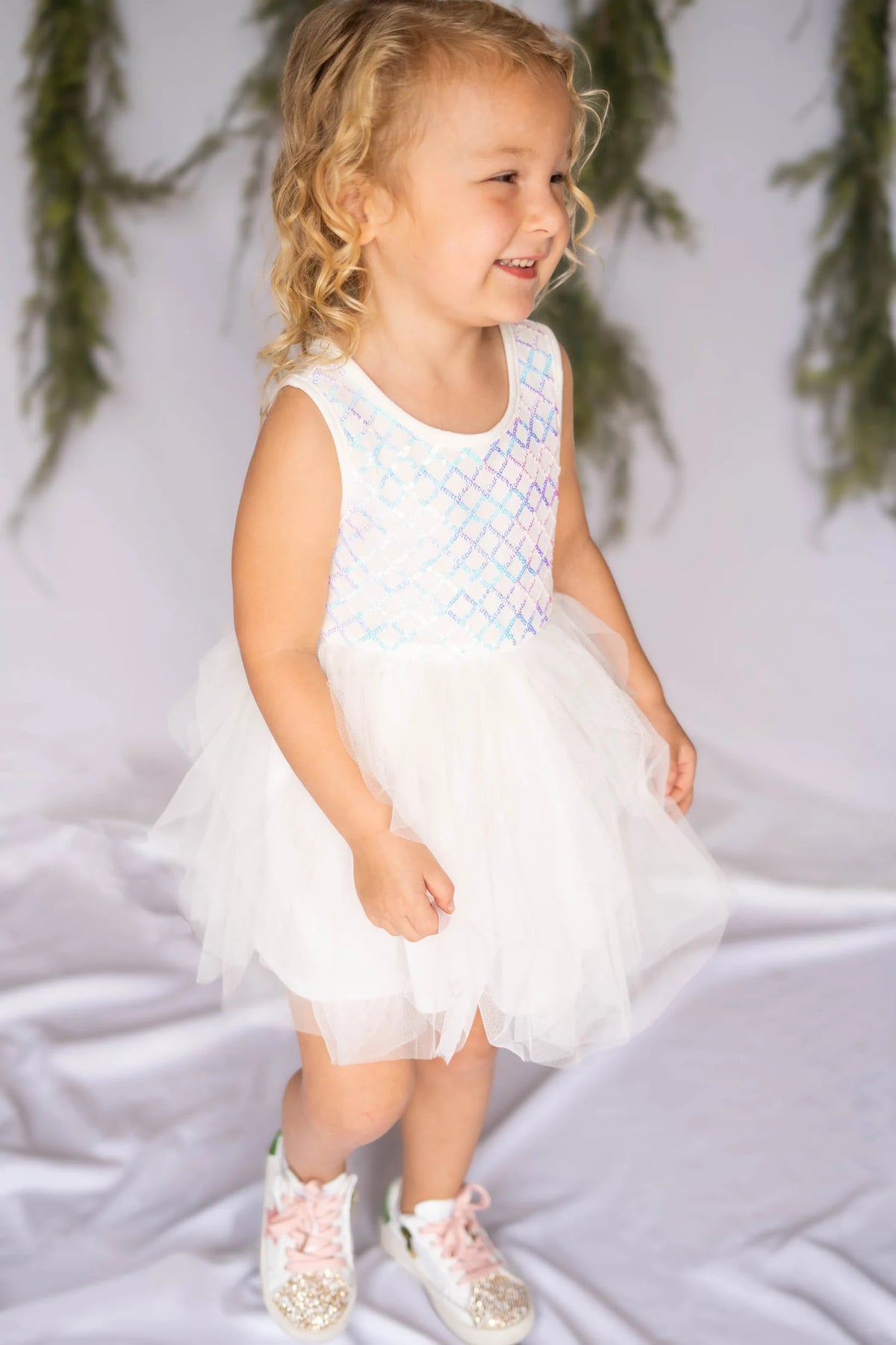 #ZP2204009  Girls' White Sequin Flower Dress