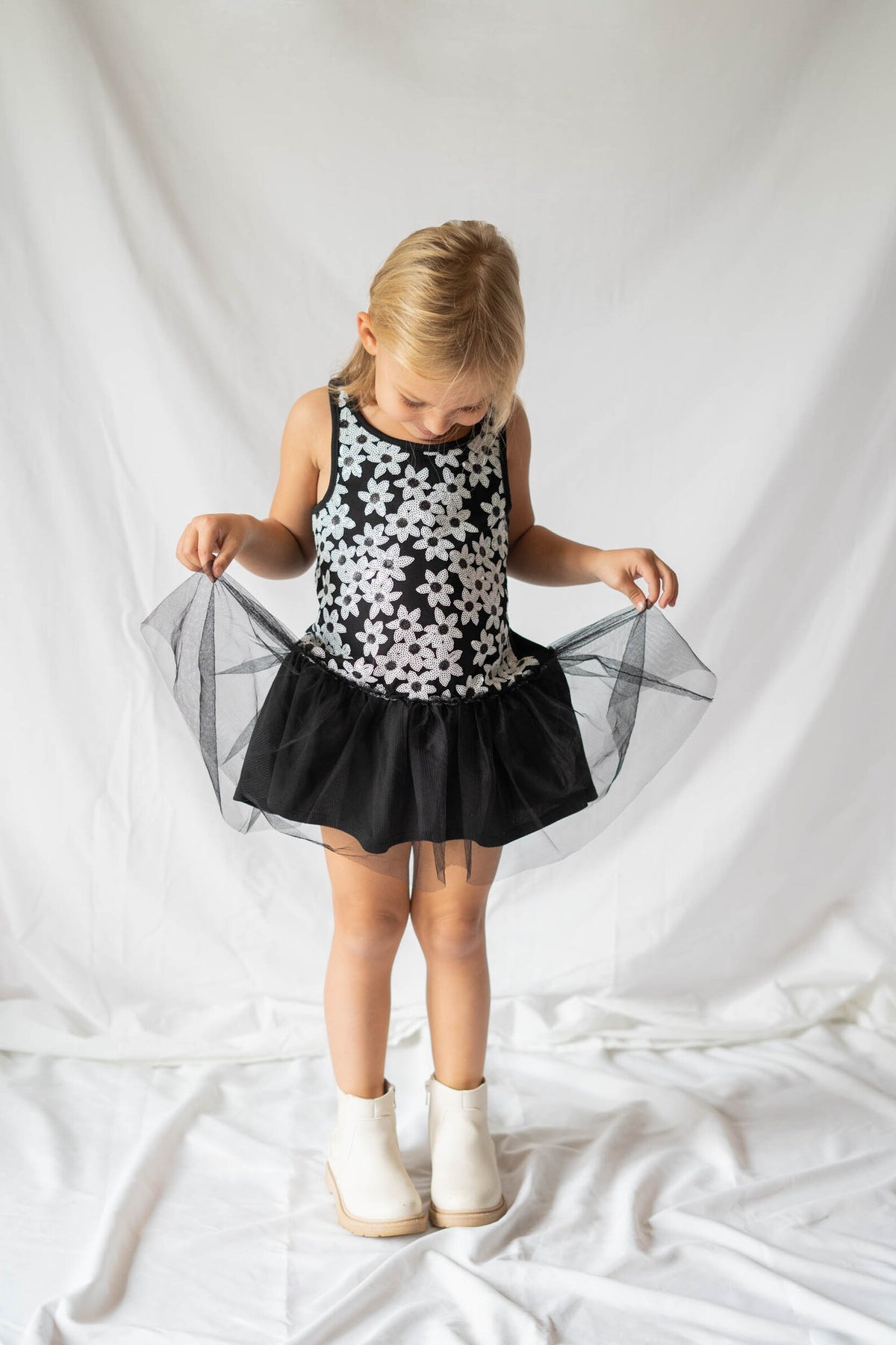 #ZP2204006 Girls' Sequin Daisy Tutu Dress